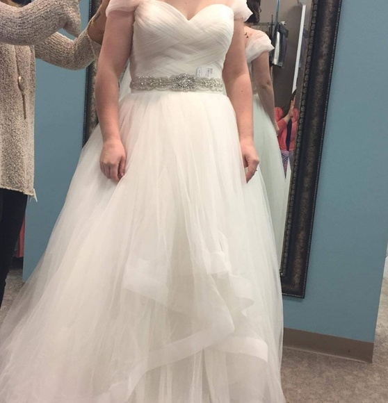 Wedding Gown - Picture 1 of 4